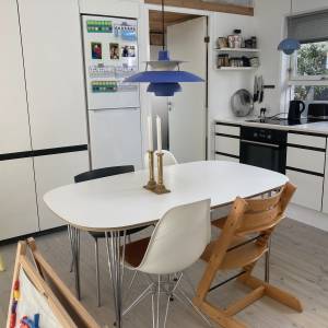 Køkken med spise-arrangement